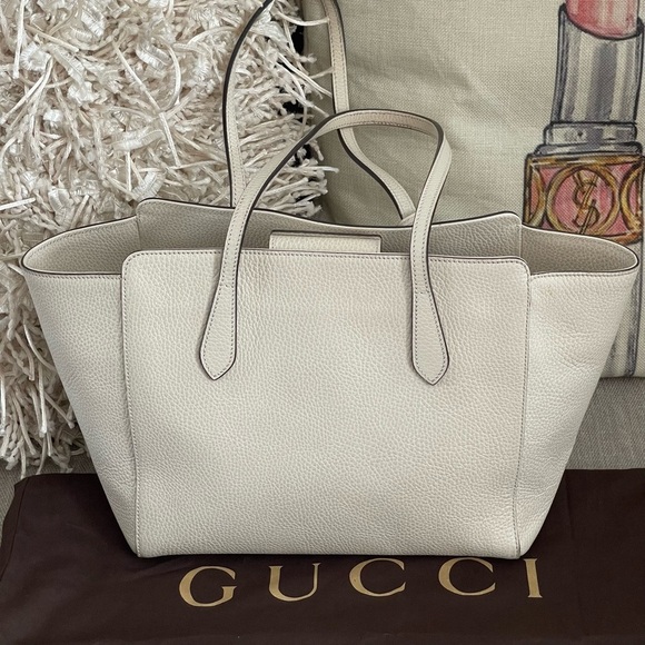 COAπβοΈGUCCI MED. SWING TOTEβοΈπW/GUCCI DustbagβοΈπSTUNNING bagβοΈCOA - Picture 3 of 16